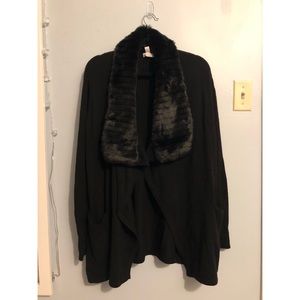 Plus Size Black Cardigan with Fur details
